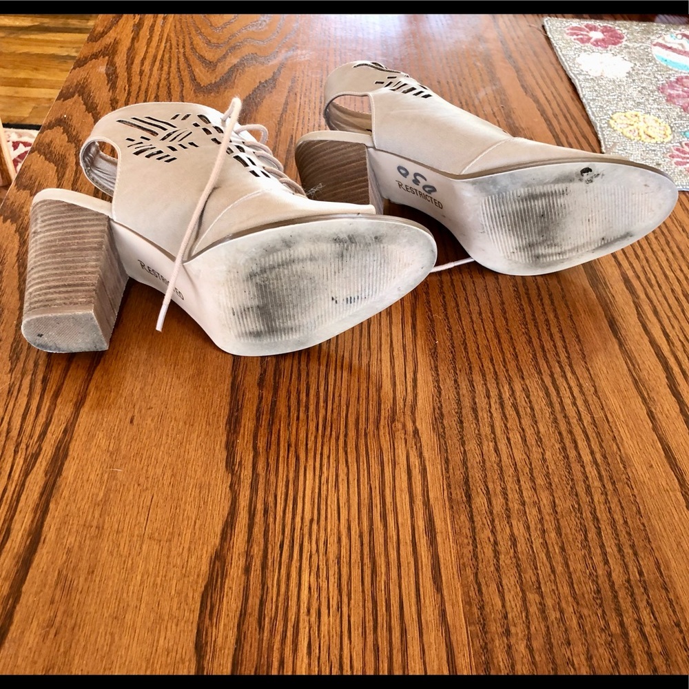 Restricted Sandals - Picture 4 of 7